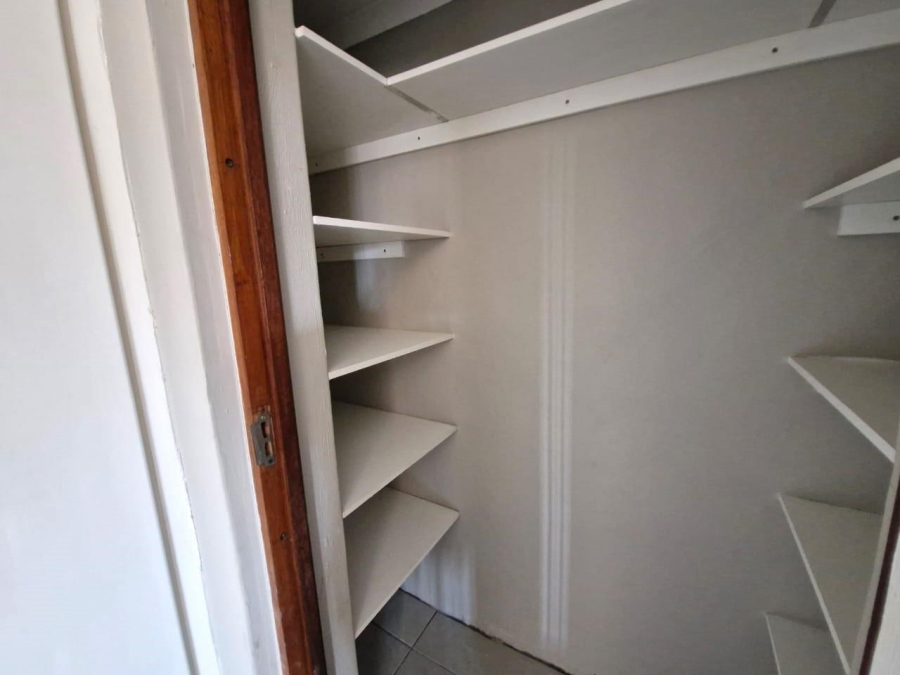 To Let 3 Bedroom Property for Rent in Meerhof North West